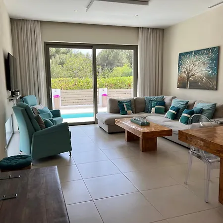 Perfect Family House Close To The 圣埃乌拉利亚