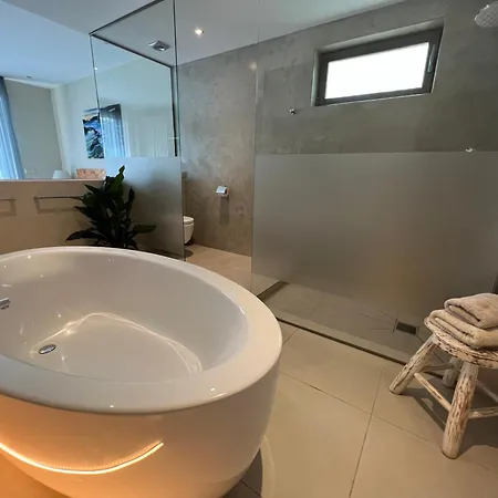 Perfect Family House Close To The 圣埃乌拉利亚