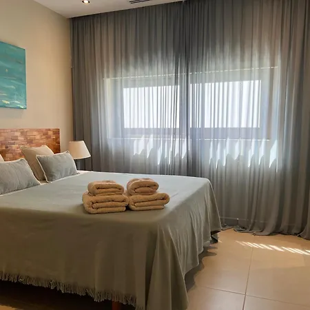 Perfect Family House Close To The 别墅 圣埃乌拉利亚